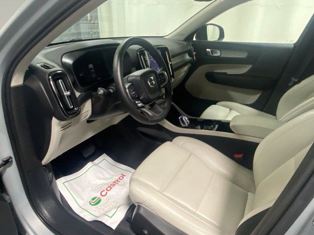Certified 2026 Volvo XC40 B5 Plus AWD/4WD image 10