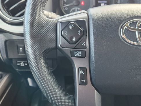 Used 2020 Toyota Tacoma TRD Off-Road image 32