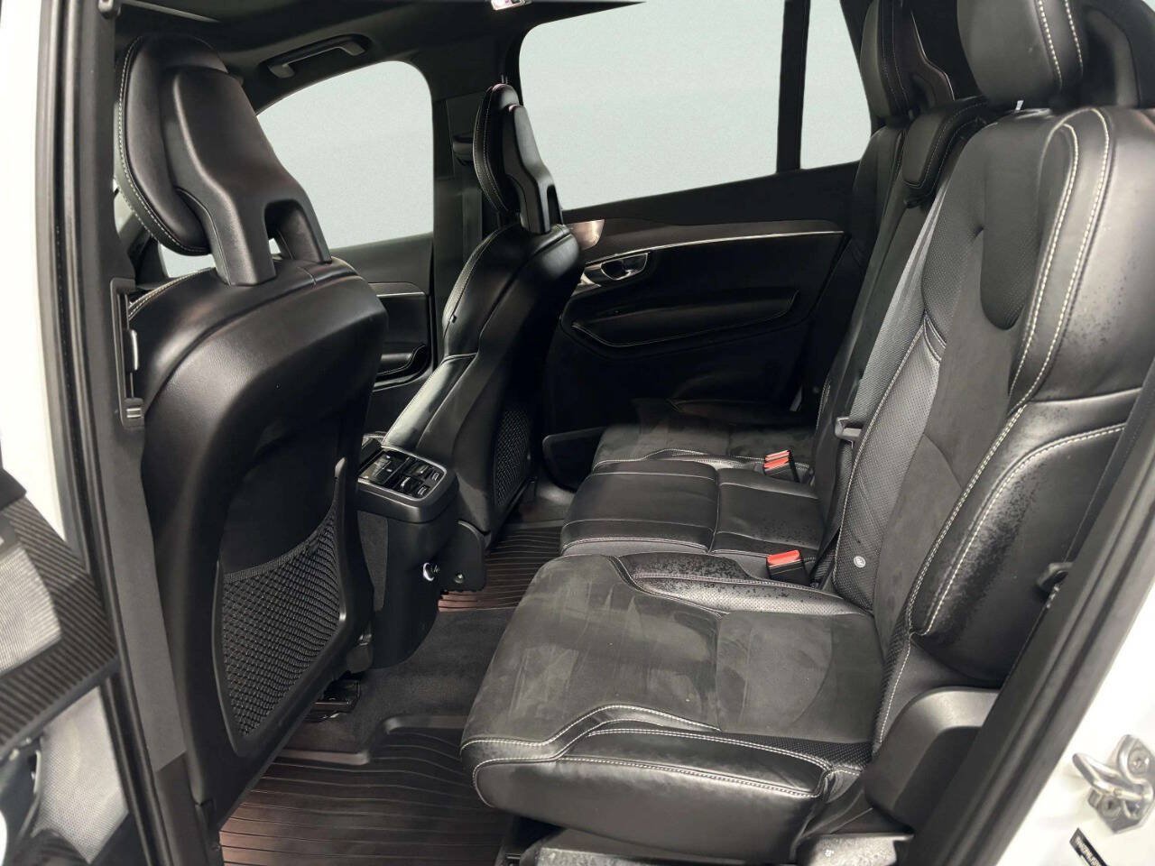Used 2018 Volvo XC90 T6 R-Design w/ Convenience Package AWD/4WD image 13