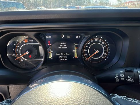 Certified 2025 Jeep Wrangler Sahara image 28