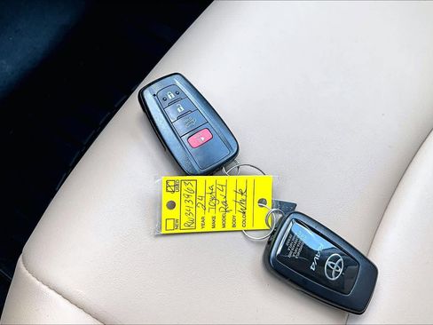 Used 2024 Toyota RAV4 XLE Premium image 15