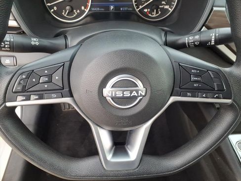 Used 2024 Nissan Altima 2.5 SV image 29