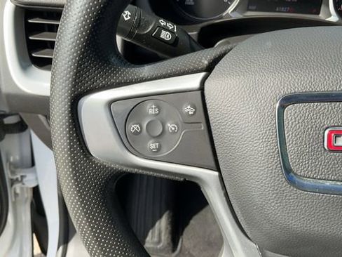 Used 2022 GMC Terrain SLE w/ Driver Convenience Package image 18