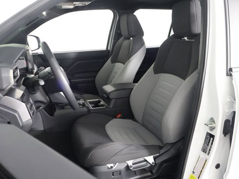 Used 2025 Toyota 4Runner TRD Off-Road image 27