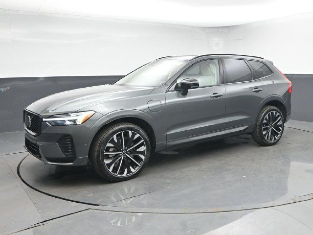 Used 2026 Volvo XC60 T8 Ultra w/ Protection Package Premier AWD/4WD image 4