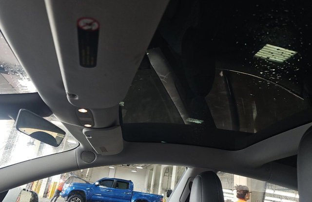 Used 2018 Tesla Model 3 Long Range RWD image 12