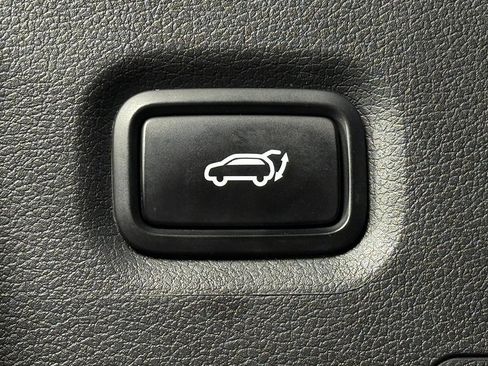 Used 2022 Hyundai Santa Fe Limited image 23