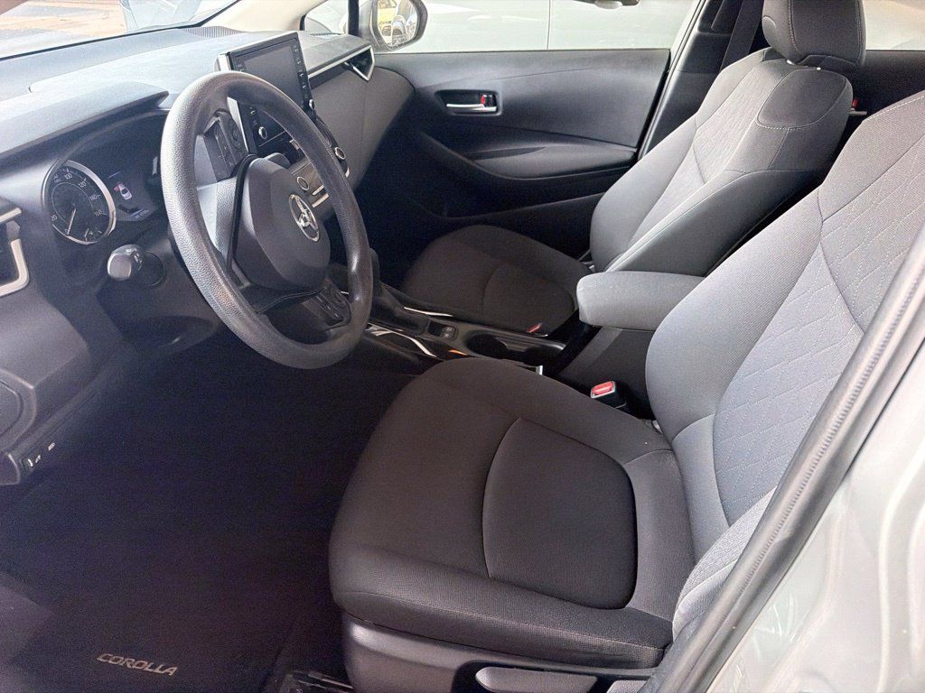 Used 2021 Toyota Corolla LE FWD image 8