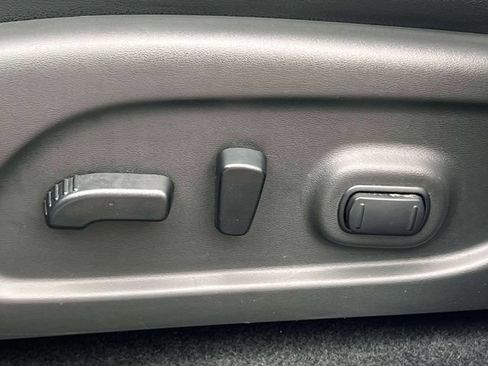 Used 2020 Nissan Pathfinder SL FWD image 20