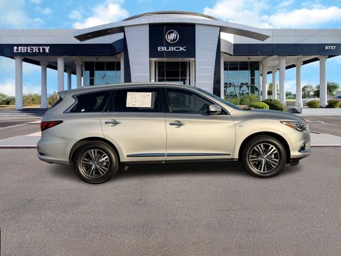 Used 2019 INFINITI QX60 Luxe w/ Essential Package image 2