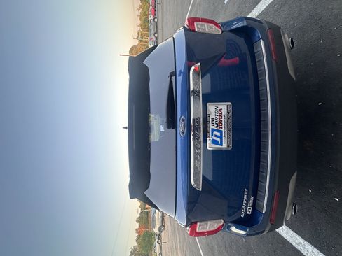 Used 2022 Ford Explorer Limited RWD image 5