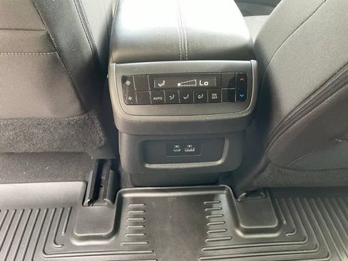 Used 2023 Nissan Pathfinder SV AWD/4WD image 22