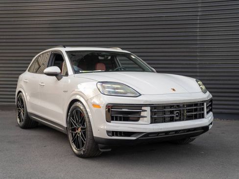 New 2026 Porsche Cayenne S AWD/4WD image 10