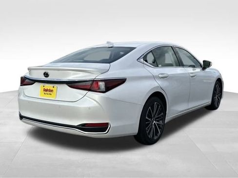 Used 2024 Lexus ES 300h w/ Premium Package image 10