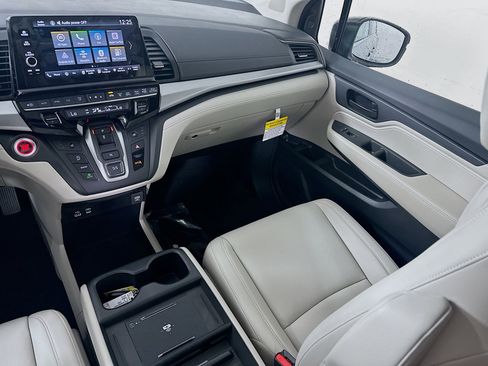 Used 2025 Honda Odyssey EX-L image 17