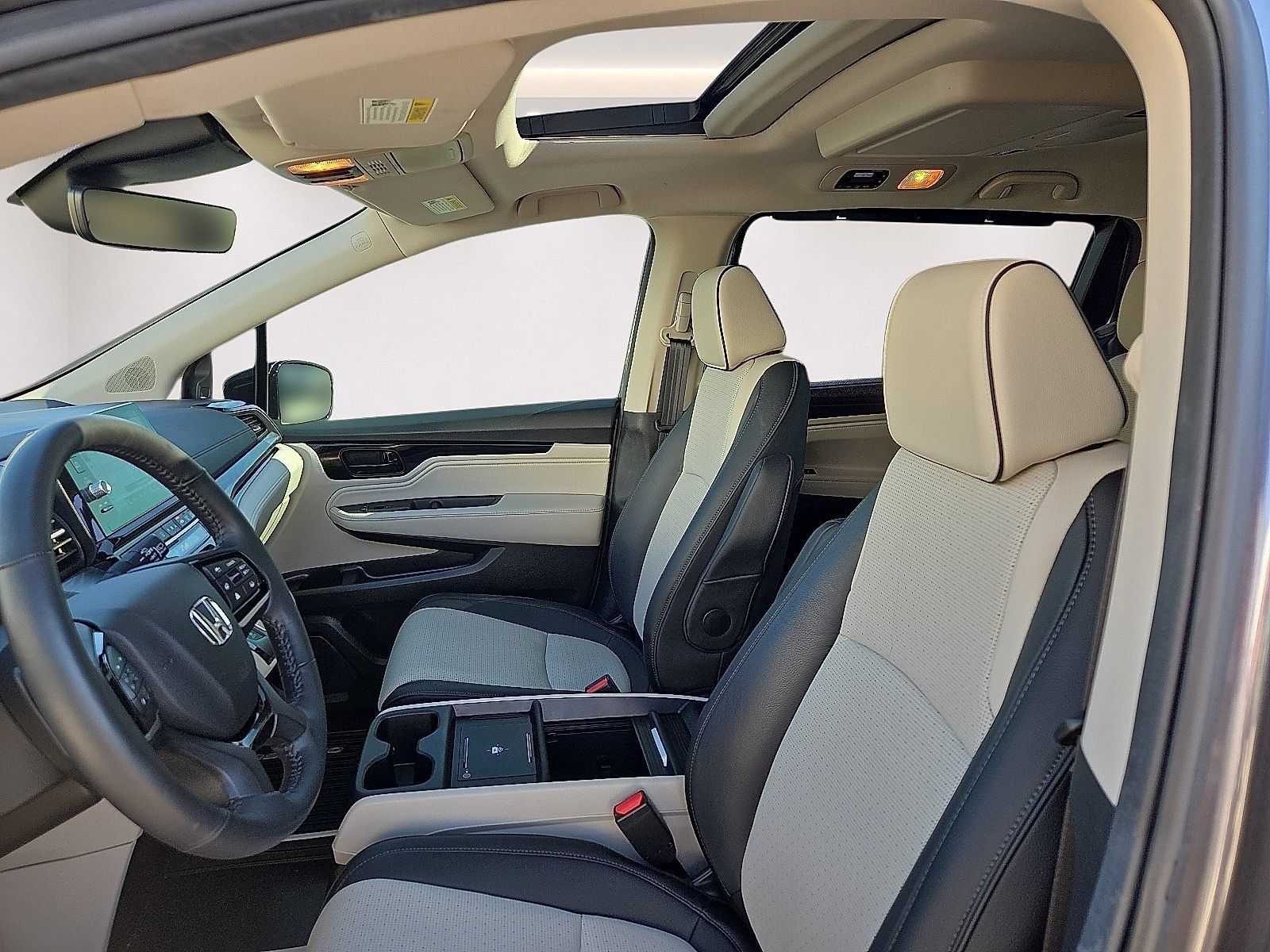 Used 2025 Honda Odyssey Elite image 9