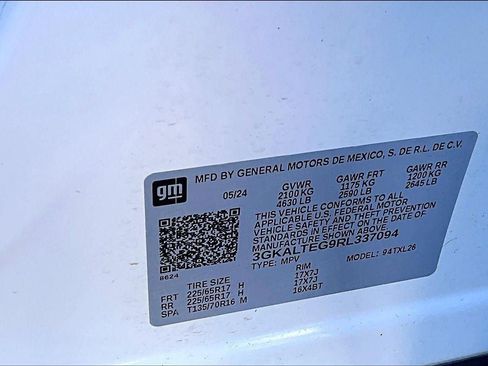 Used 2024 GMC Terrain SLE image 28