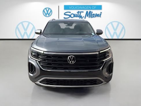Certified 2024 Volkswagen Atlas Cross Sport SE FWD image 2