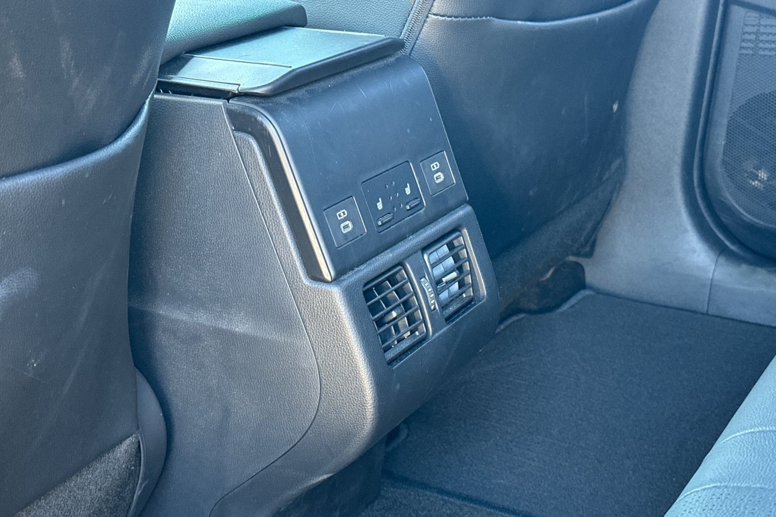 Used 2025 Subaru Solterra AWD/4WD image 15