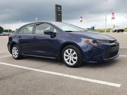 Used 2024 Toyota Corolla LE FWD image 3