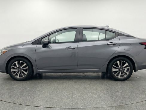 Used 2025 Nissan Versa SV FWD image 5
