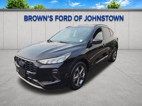 Used 2023 Ford Escape ST-Line w/ Tech Pack #1 AWD/4WD image 4
