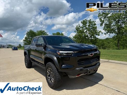 Used 2024 Chevrolet Colorado ZR2 w/ ZR2 Convenience Package III AWD/4WD image 1
