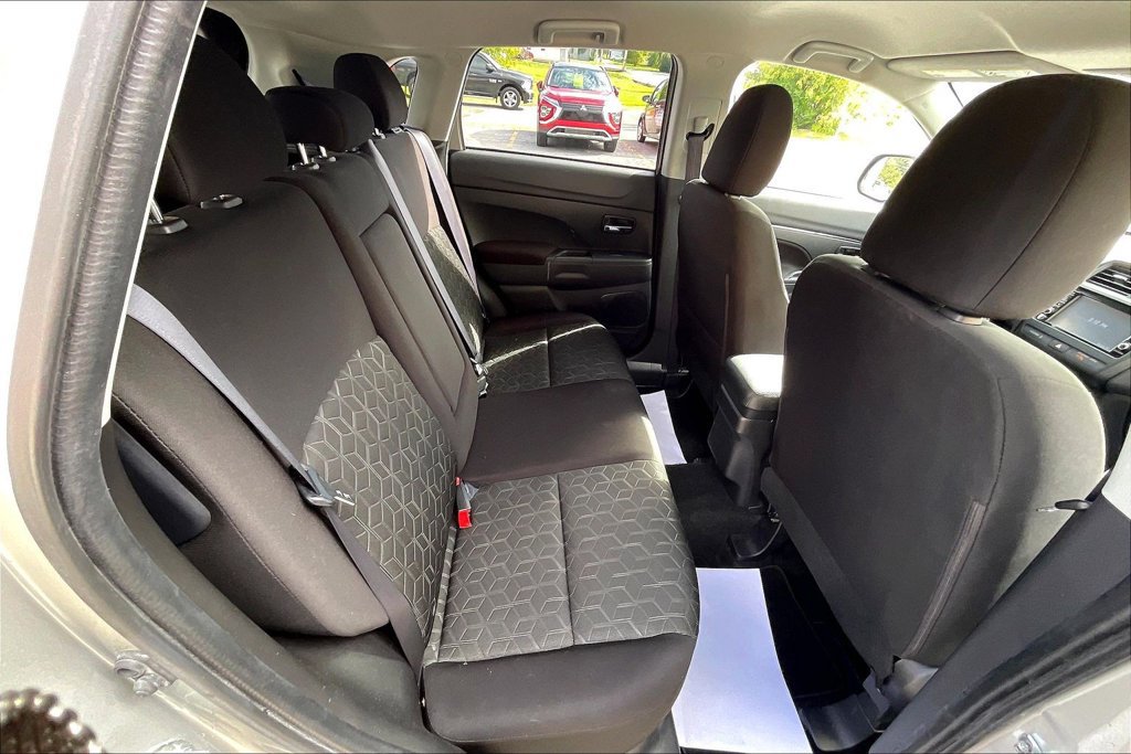 Used 2025 Mitsubishi Outlander Sport ES AWD/4WD image 25