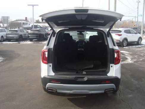 Used 2023 GMC Acadia SLE w/ Driver Convenience Package image 7