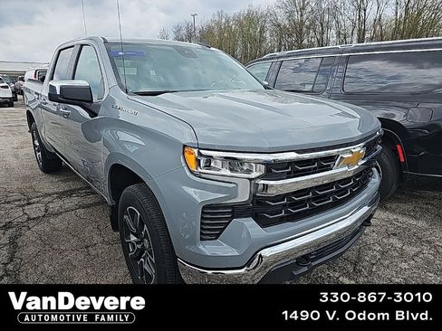 Used 2024 Chevrolet Silverado 1500 LT image 1