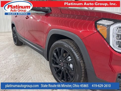 Used 2024 GMC Terrain SLT w/ Elevation Edition image 45