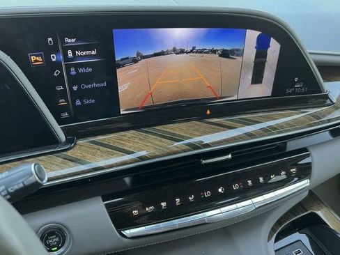 Certified 2023 Cadillac Escalade ESV Premium Luxury Platinum image 18