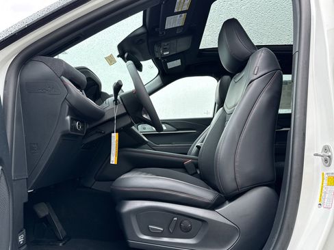 New 2026 Ford Explorer ST-Line image 4