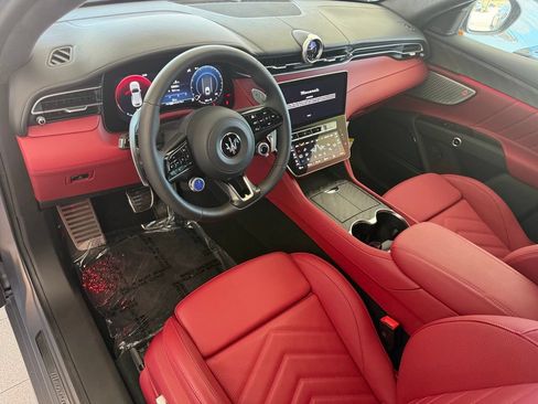 Certified 2025 Maserati Grecale Folgore AWD/4WD image 11