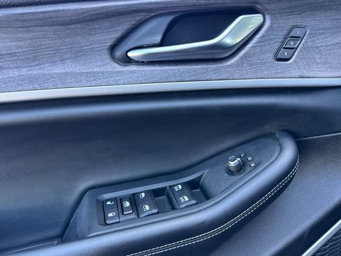 Used 2022 Jeep Grand Cherokee L Limited RWD image 12