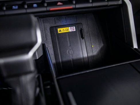 Used 2024 Toyota Sequoia Platinum image 26