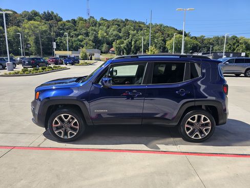 Used 2016 Jeep Renegade Latitude w/ Popular Equipment Group image 8