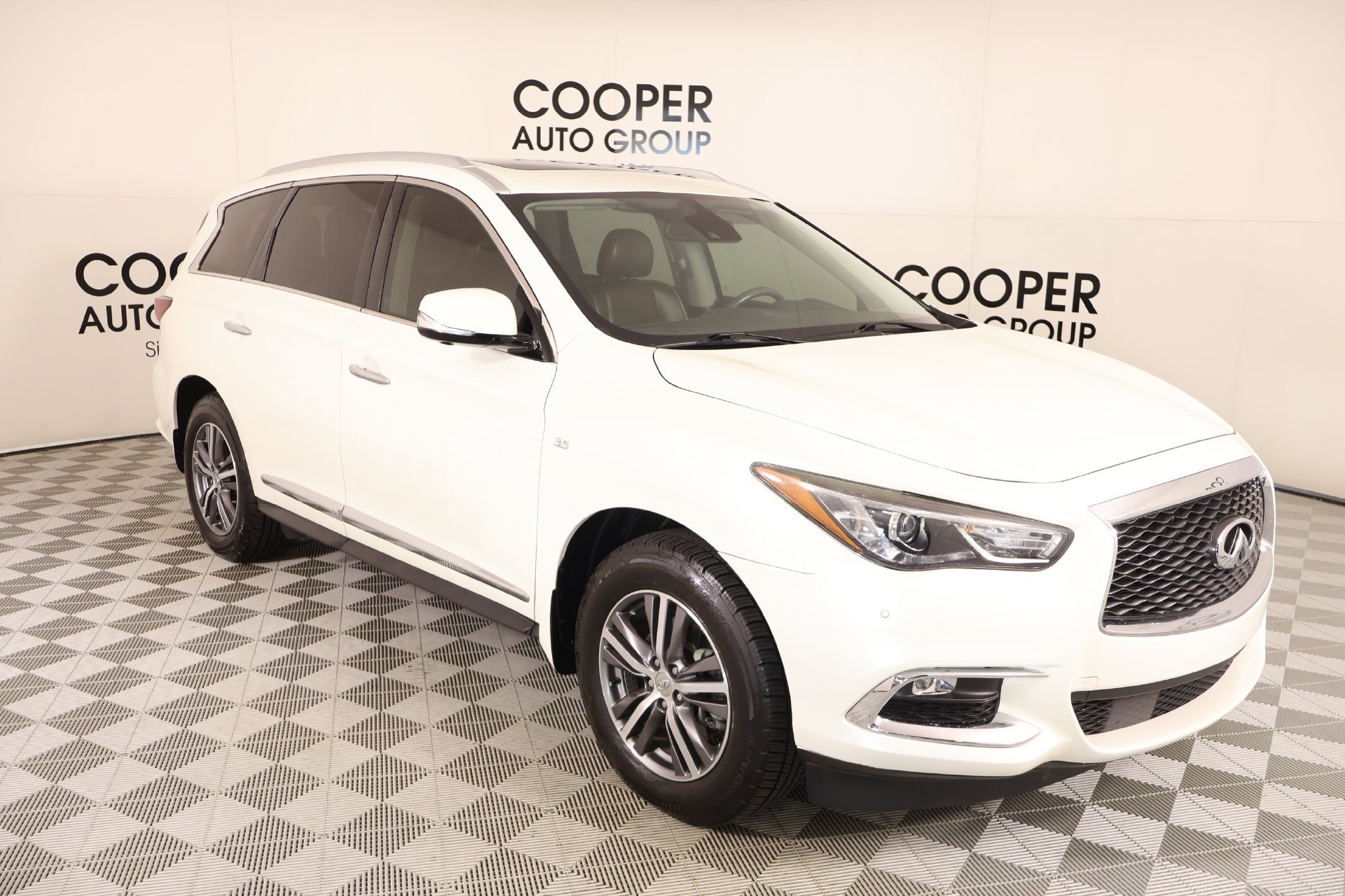 Used 2020 INFINITI QX60 Luxe w/ Essential Package AWD/4WD image 1