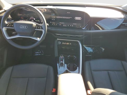 Used 2025 Audi Q5 Premium w/ Convenience Package image 11