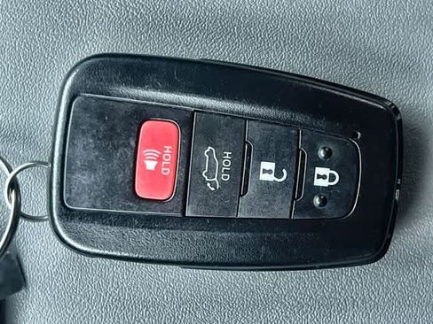 Used 2023 Toyota Highlander Platinum image 21