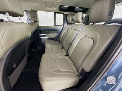 Used 2023 Land Rover Defender 110 S image 25