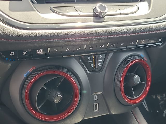 Used 2021 Chevrolet Blazer RS w/ Enhanced Convenience Package FWD image 34