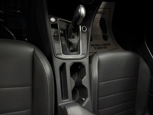 Used 2021 Volkswagen Jetta R-Line FWD image 16
