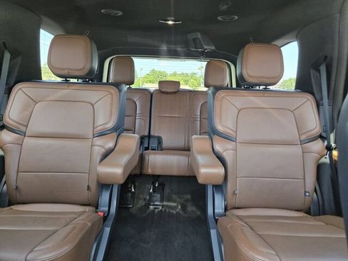 Used 2024 Lincoln Navigator Reserve AWD/4WD image 11
