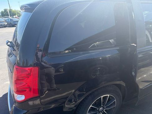 Used 2017 Dodge Grand Caravan GT FWD image 8