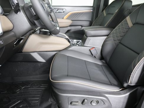 Used 2025 GMC Canyon Denali image 64