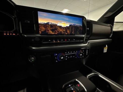 New 2026 Chevrolet Silverado 1500 High Country w/ High Country Premium Package AWD/4WD image 16