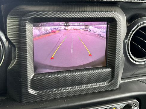 Used 2022 Jeep Wrangler Unlimited Sport AWD/4WD image 21