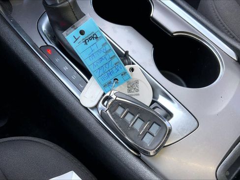 Used 2022 Chevrolet Malibu LT image 14