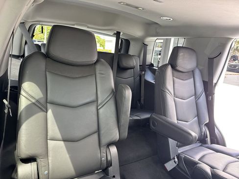 Used 2020 Cadillac Escalade Luxury AWD/4WD image 47
